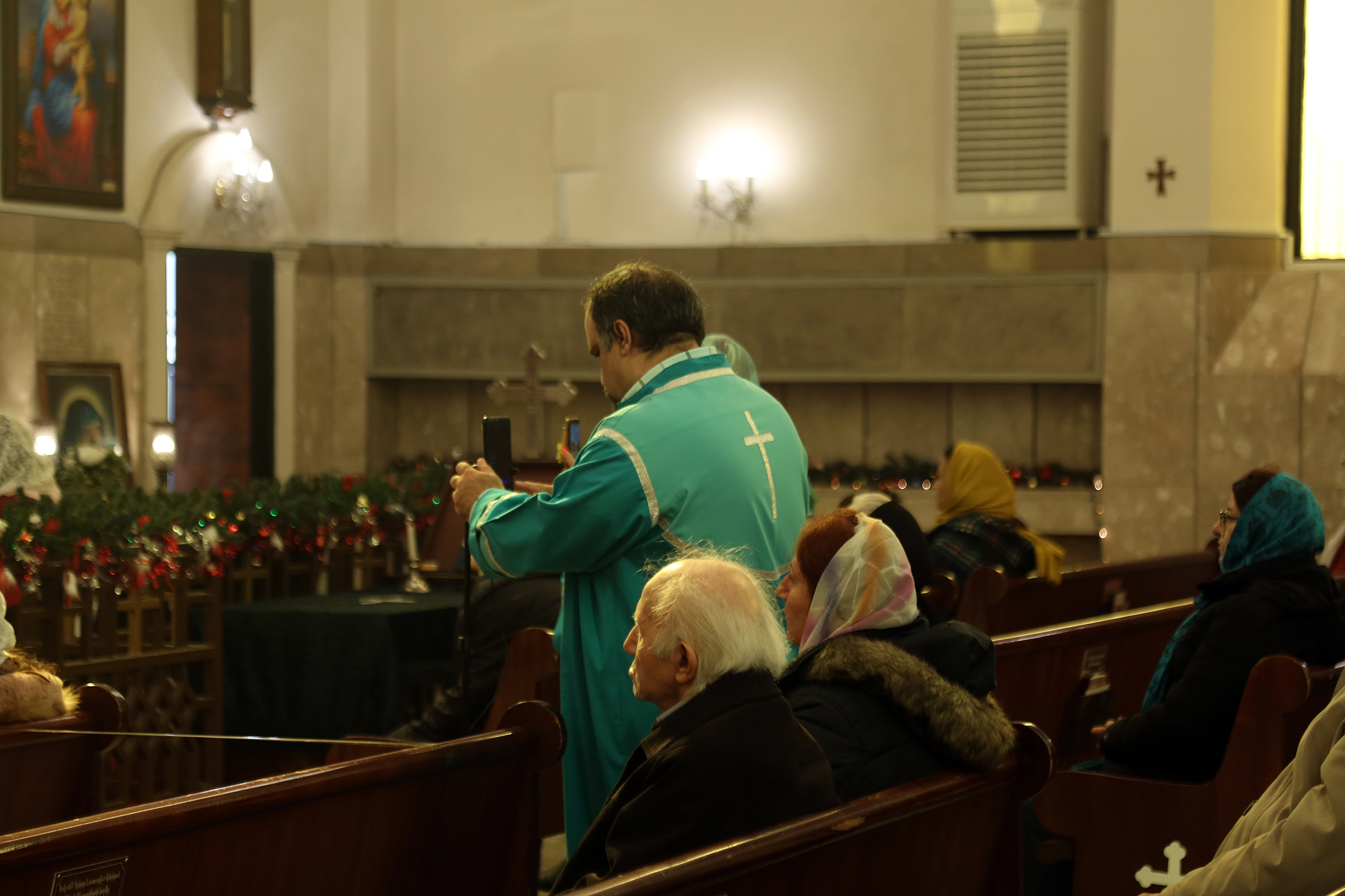 گزارش تصویری 2- از مراسم تولد، غسل تعمید عیسی مسیح (ع)  و حضور بابا نئول در کلیسا مقدس گریگور تهران - عکاس: فاطمه ( آزاده) حلوایی