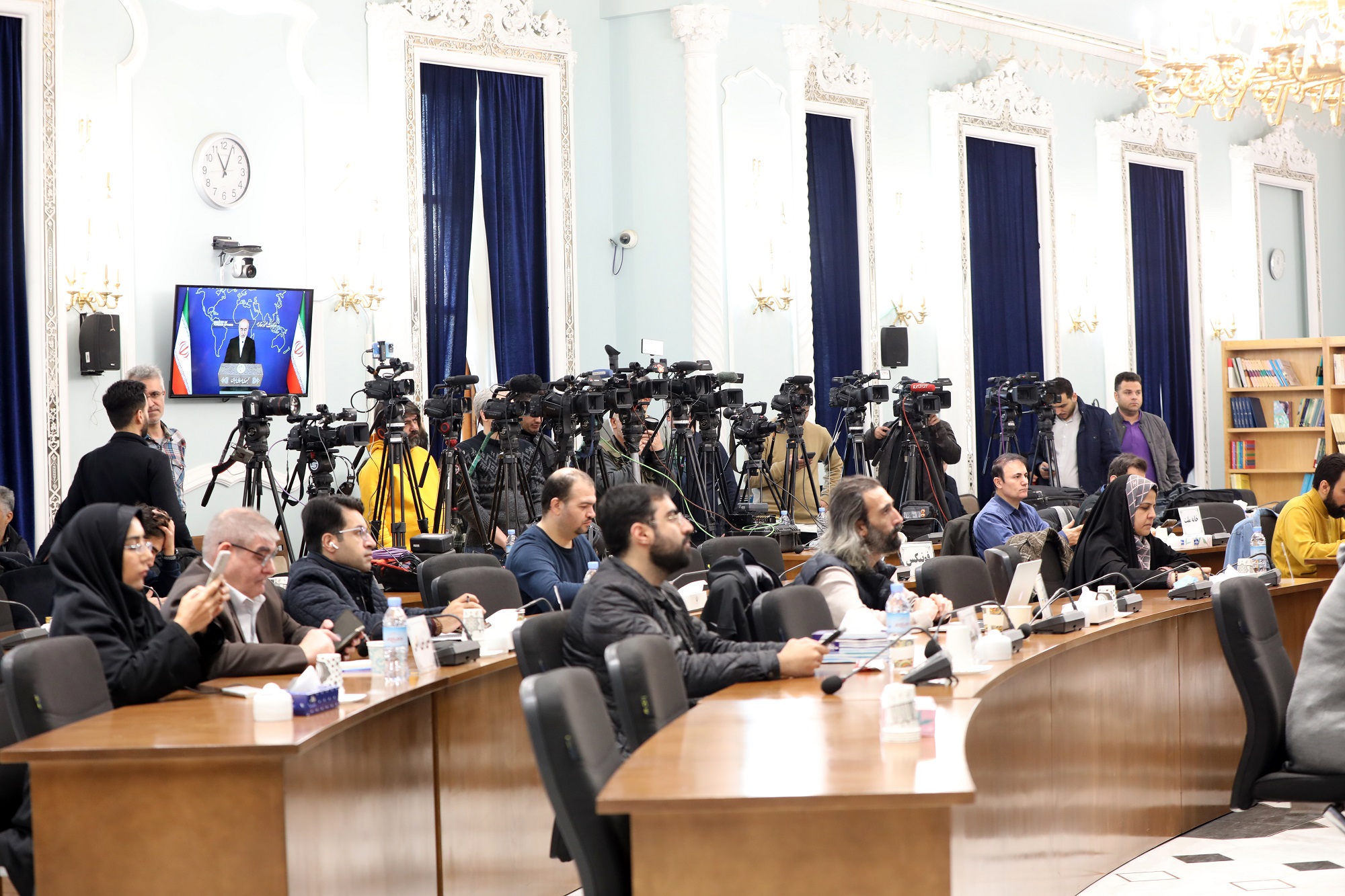 گزارش تصویری از نشست خبری سخنگوی وزارت امور خارجه با اصحاب رسانه- عکاس فاطمه ( آزاده) حلوایی