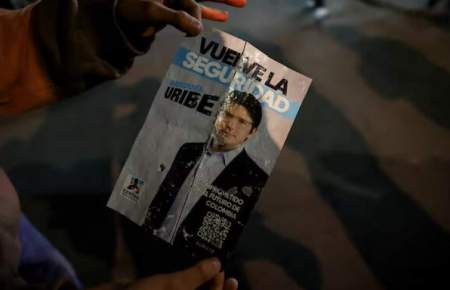 ترور سناتور و نامزد احتمالی ریاست جمهوری کلمبیا ترور سناتور و نامزد احتمالی ریاست جمهوری کلمبیا