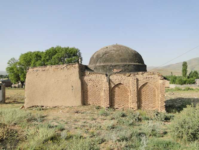 گزارش تصویری از تخریب آستان مقدس امامزاده هاشم در خوجین خلخال  - قاسم قاضی‌پور